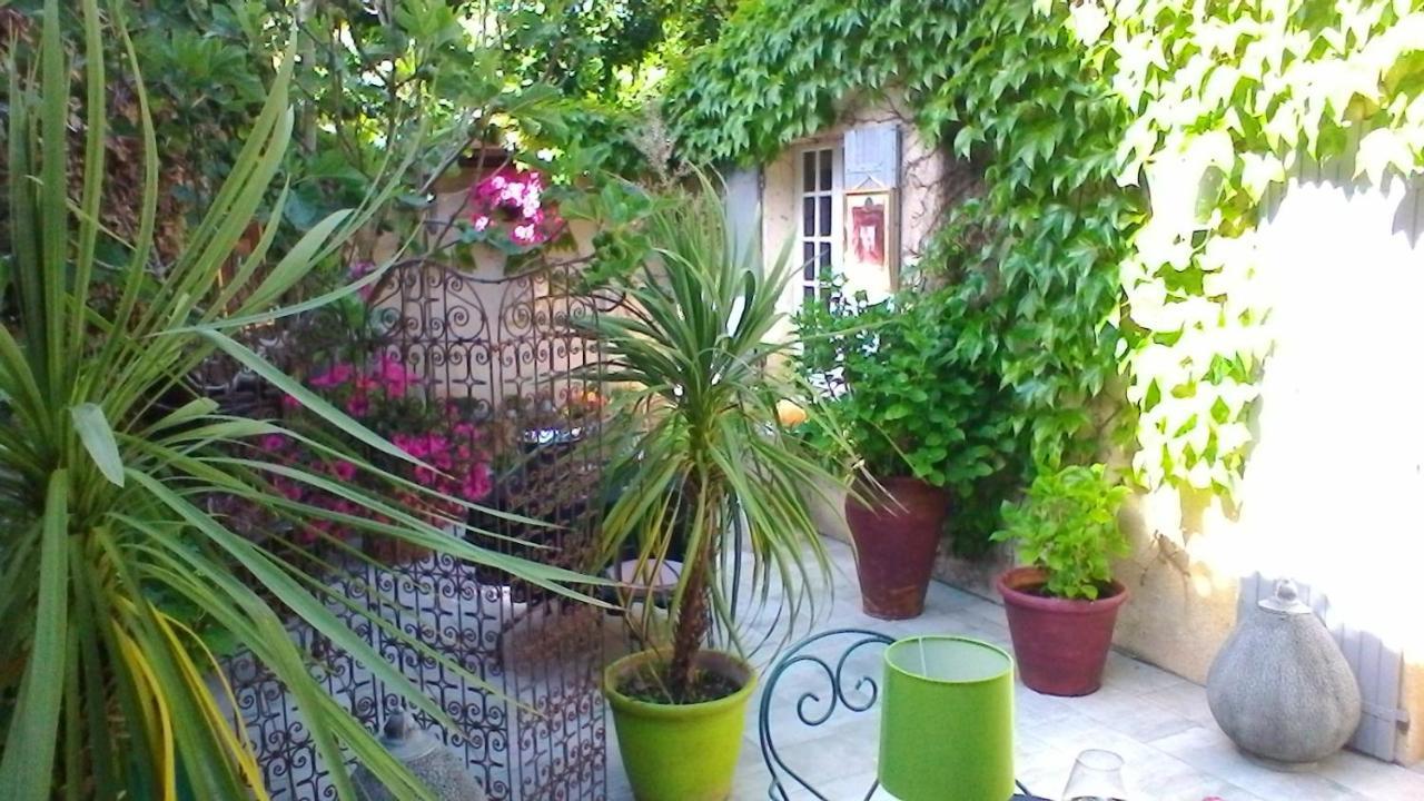 Le Domaine De La Lezardiere B&B Espiet Экстерьер фото