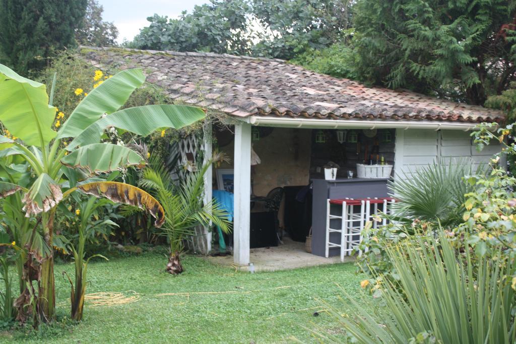 Le Domaine De La Lezardiere B&B Espiet Экстерьер фото
