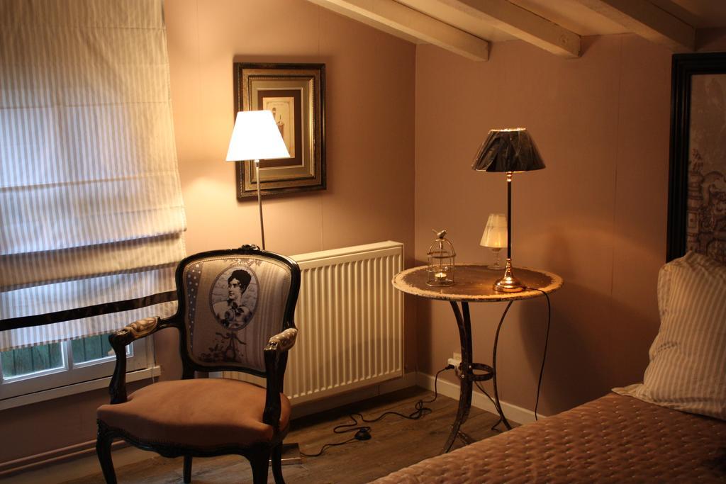 Le Domaine De La Lezardiere B&B Espiet Номер фото